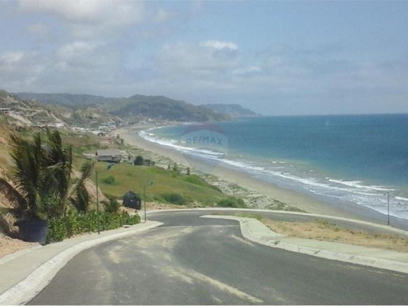 TERRENO EN VENTA EN SANTA MARIANITA, MANTA, ECUADOR