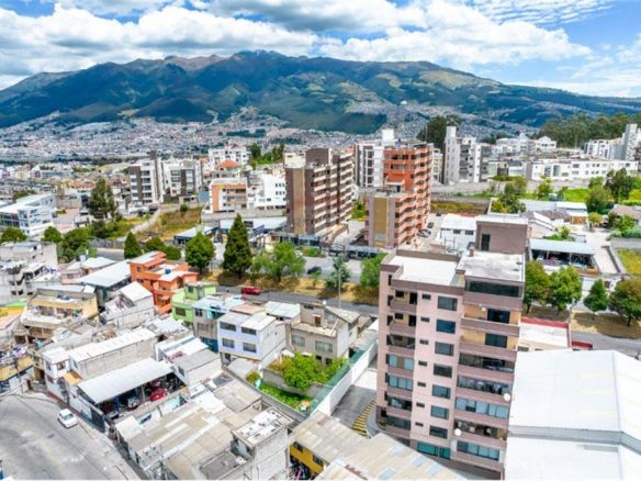 Departamento en venta sector Eloy Alfaro, Quito, Ecuador