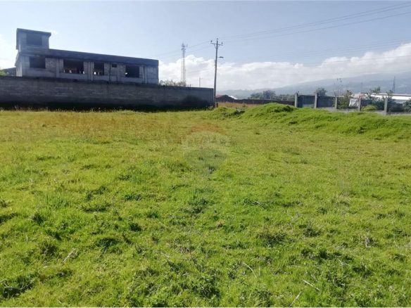TERRENO EN VENTA SECTOR LOS CUARTELES, QUITO, ECUADOR