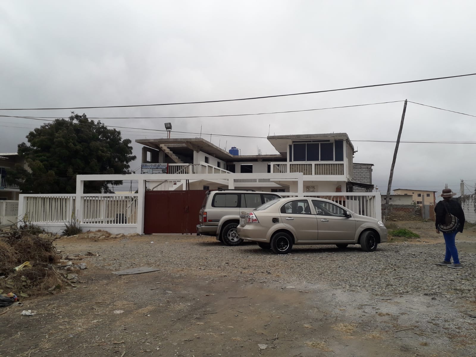 hostal fachada 1