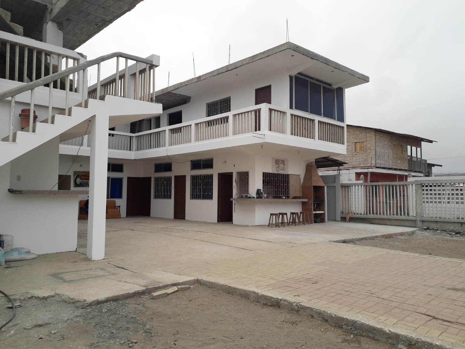 hostal frontal 3