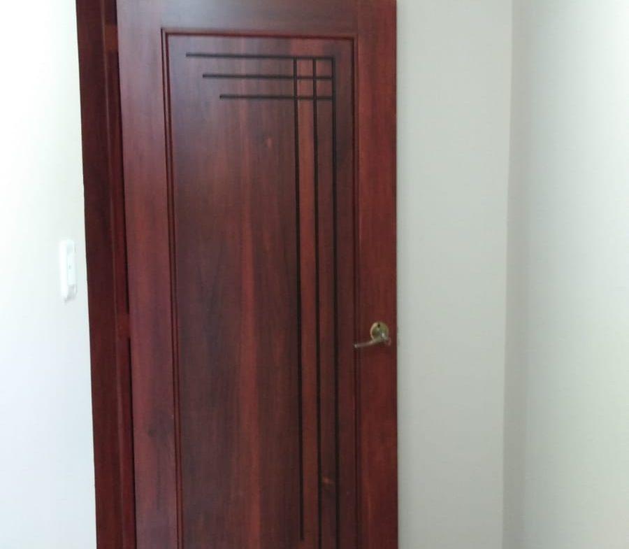 900
